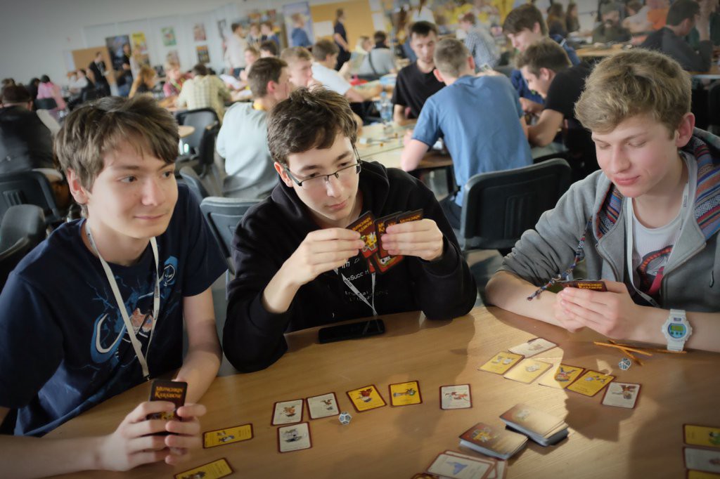 Piątkowy Felieton Diabła: Czy warto rozpocząć konwentowanie od Pyrkonu?